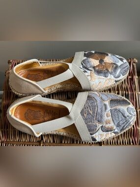 Mexico Lindo Size 9/Euro 40 Embroidered Floral Sandals